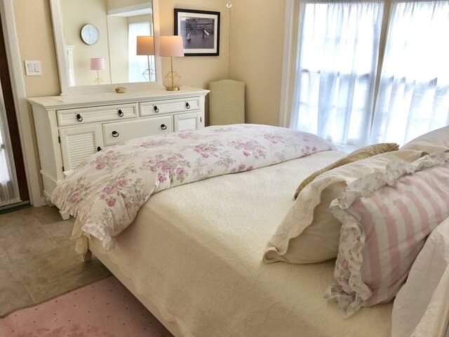 Bedroom 6 - 2