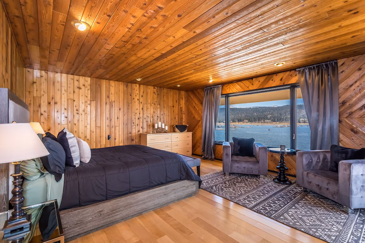 Room 1 Bed